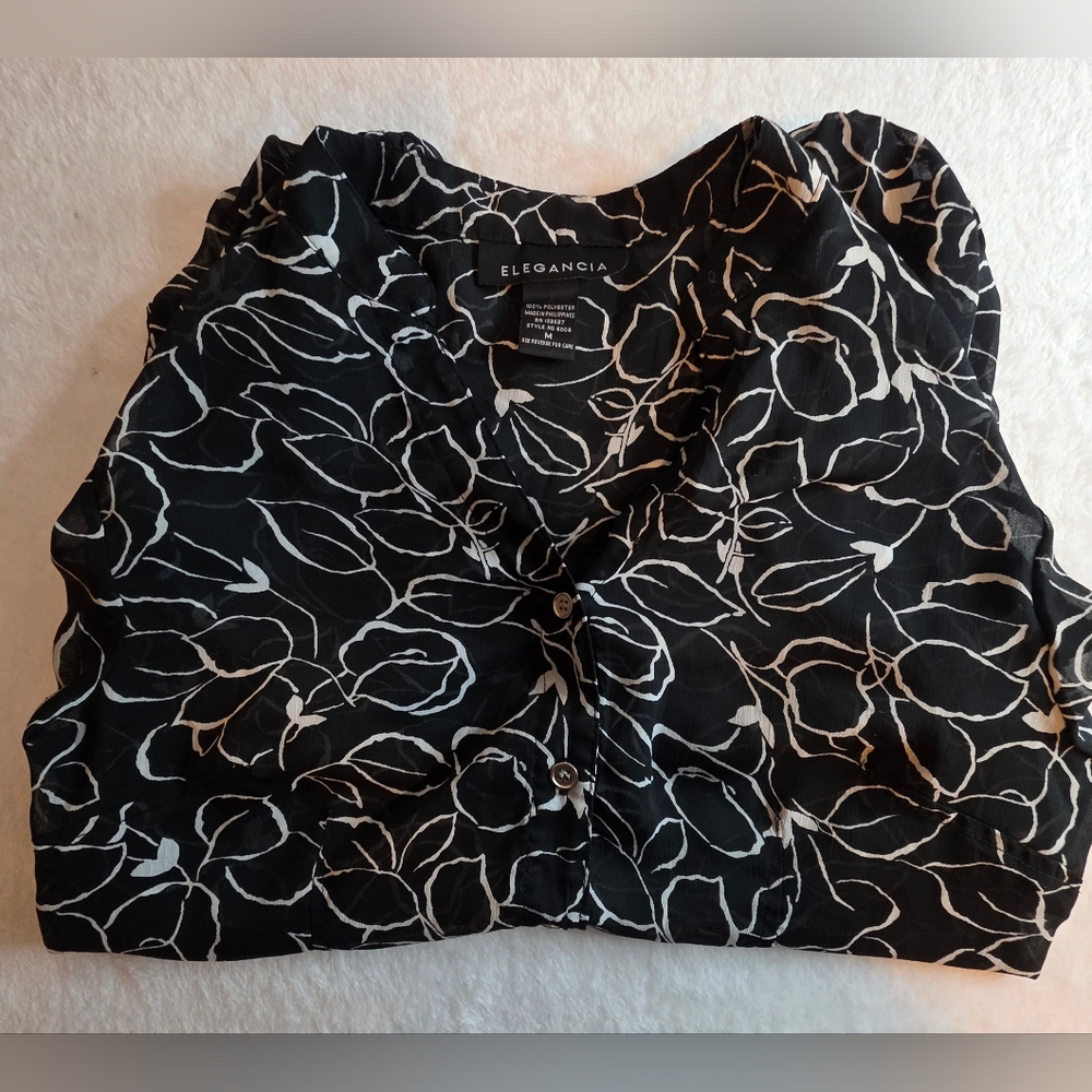 Women's Elegancia Size Medium.